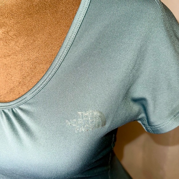 The North Face Women's Teal Short Sleeve Top - Picture 3 of 9